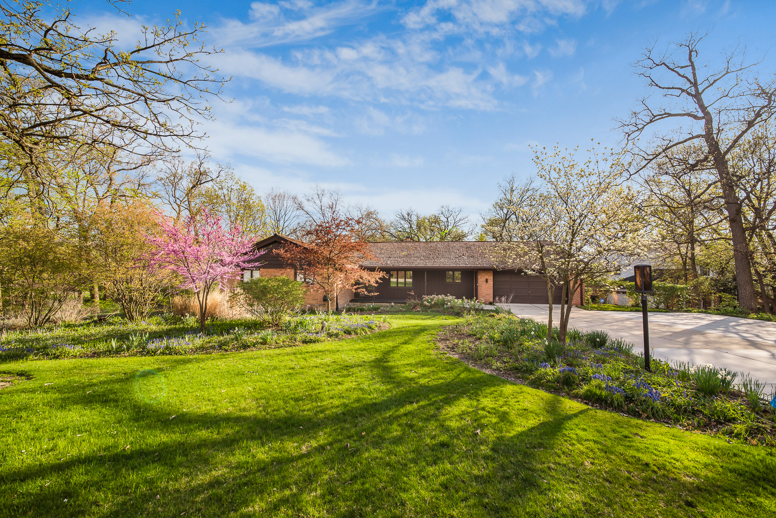 6320 Blackhawk Trai <br> Indian Head Park, Il 60525<br /><i></i>